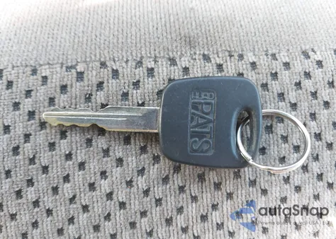 2001 Ford F-150 Xl/Xlt z USA, uszkodzony, nr VIN 2FTZF18221CA12369